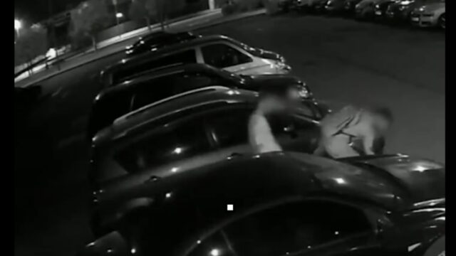 Imatge dels autors de les punxades dels pneumàtics a Tortosa (Mossos d'Esquadra)