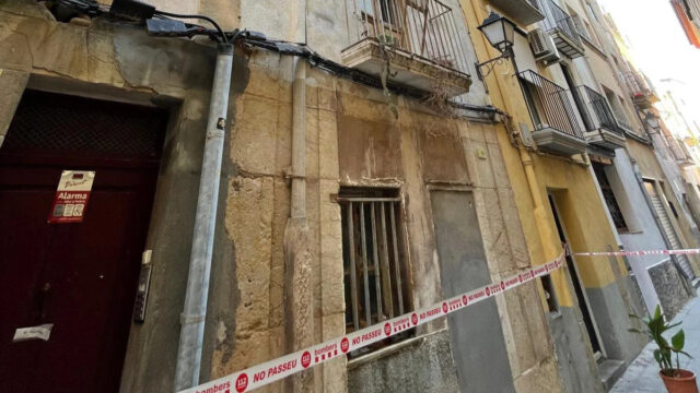 Imatge de l'edifici que es va esfondrar al carrer de l'Escorxador (Ajuntament de Tortosa)